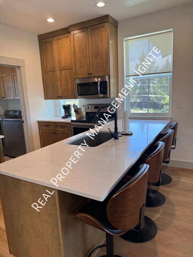 Foto del edificio - 62677 NW Mehama Ct