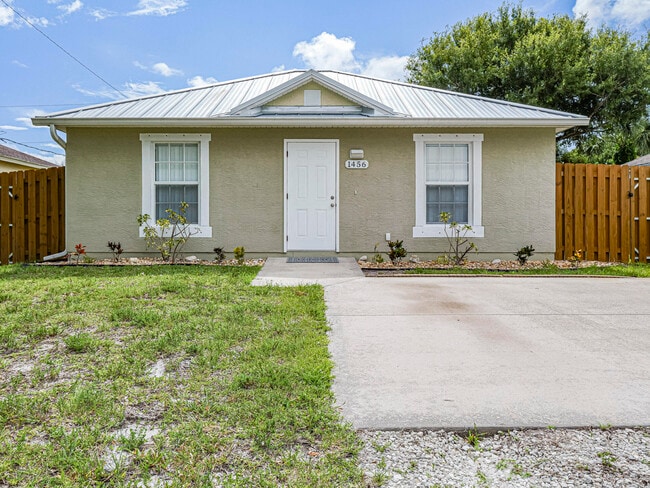 Foto del edificio - 1456 25th Ct SW