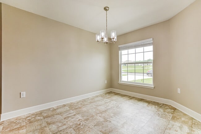 Foto del edificio - 511 Edith Dr