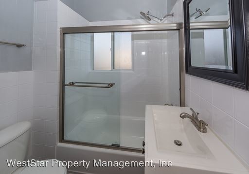 Foto del edificio - 1735 E 10th St