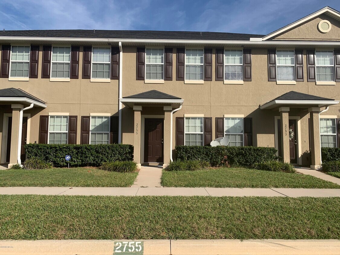 Primary Photo - 2755 Hollybrook Ln
