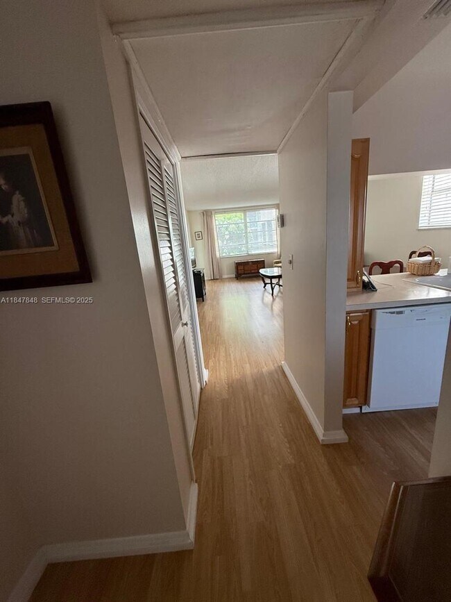 Foto del edificio - 4025 N Federal Hwy