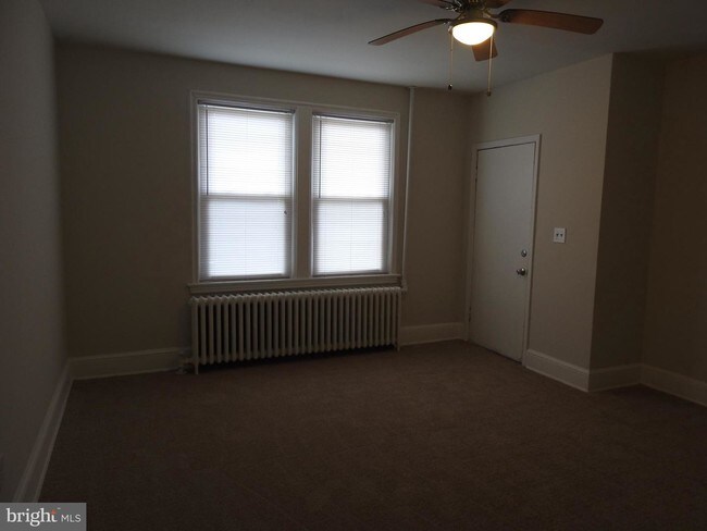 Building Photo - 1269 Raum St NE