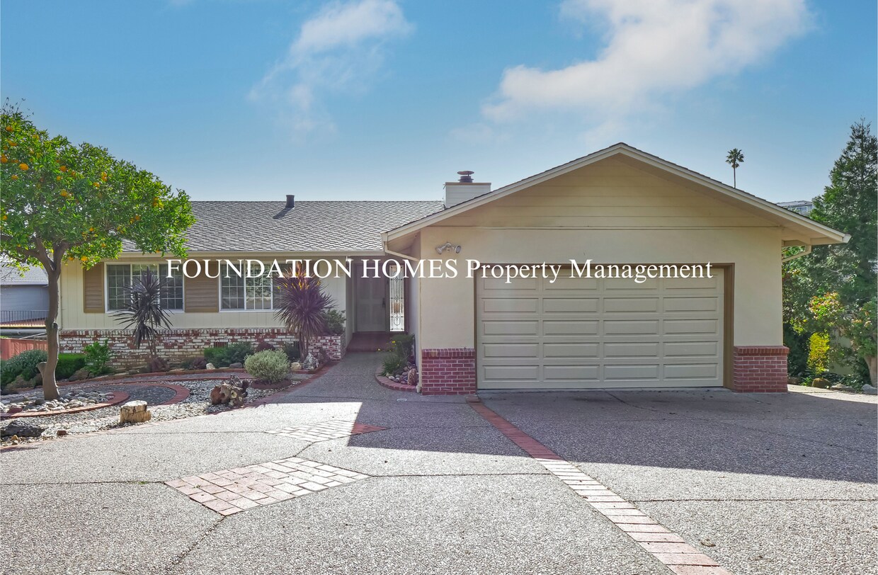 Primary Photo - 4BR/3BA Greenbrae Home, Valley Views, Deck...
