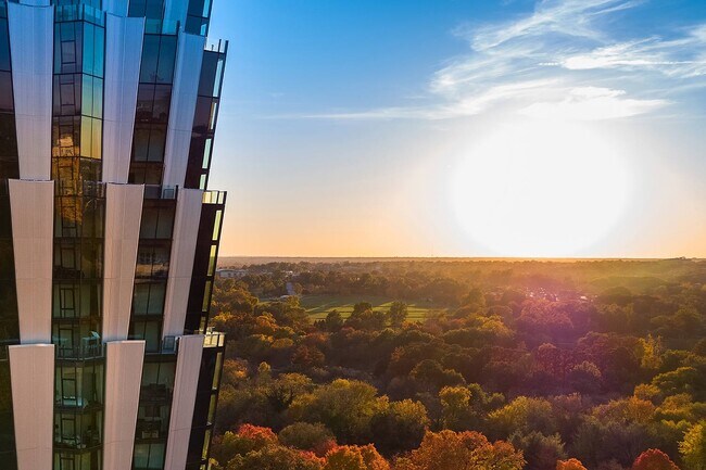 Foto del edificio - One Hundred Above the Park