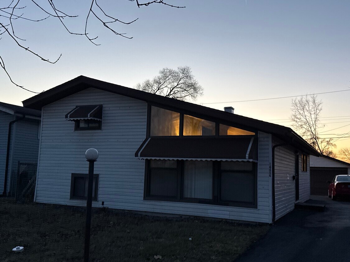 Building Photo - 16454 Wolcott Ave