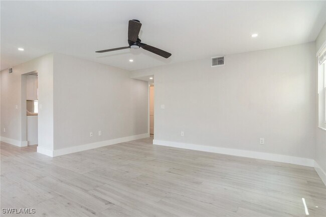 Foto del edificio - 1155 Sandpiper St