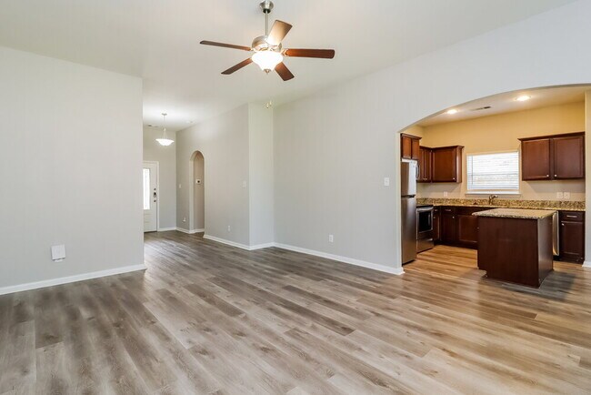 Building Photo - 13628 Helix Brg Wy