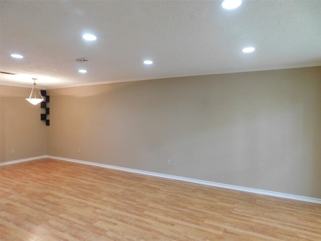Foto del edificio - 472 N Post Oak Ln