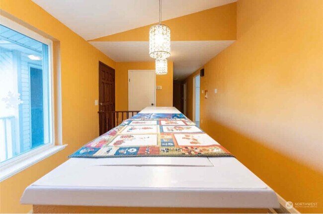 Foto del edificio - 7826 Emerald Dr SW