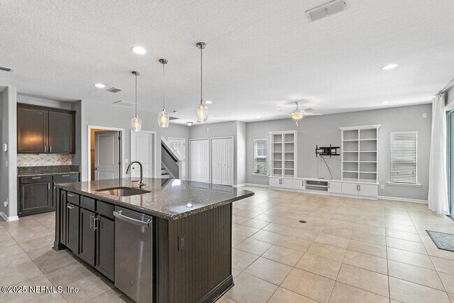 Building Photo - 276 Sanctuary Dr