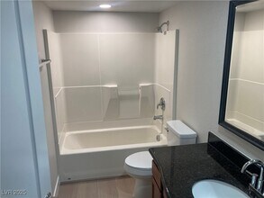 Building Photo - 3145 E Flamingo Rd