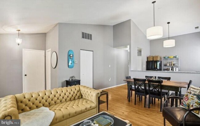 Building Photo - 13348 Neerwinder Pl