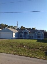 Building Photo - 441 Taylorville St
