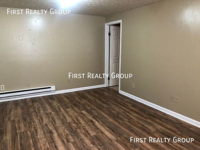 Building Photo - 1 Bedroom, 1 Bath Apartment for Rent in Da...
