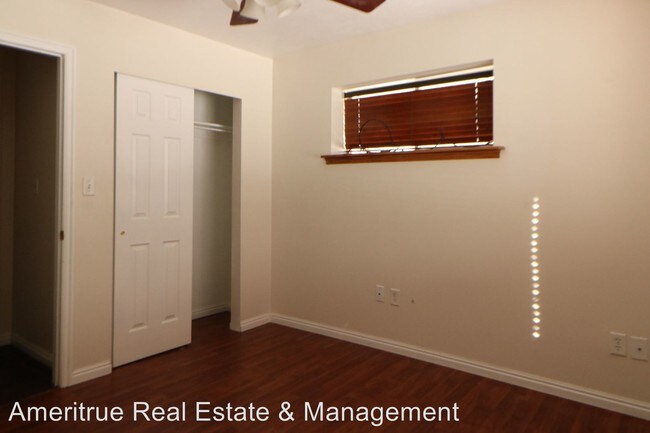 Building Photo - 815 E Rowley Dr