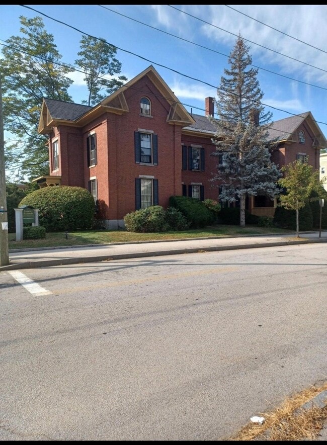Building Photo - 179 Lowell St