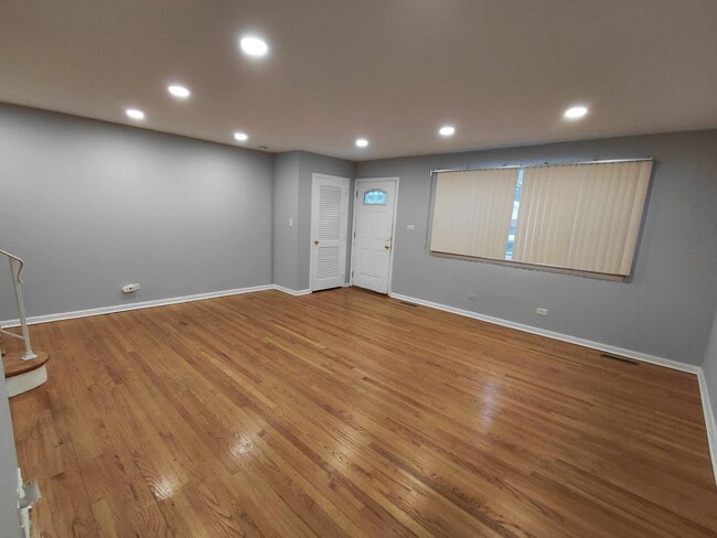 Building Photo - 2021 Walters Ave