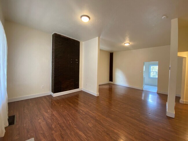 Foto del edificio - Beautiful 4BR house for rent