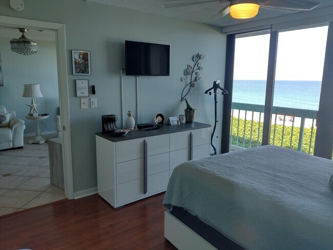 Foto del edificio - 9940 S Ocean Dr