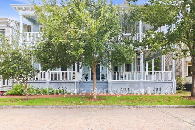 Building Photo - 216 W Park Ave