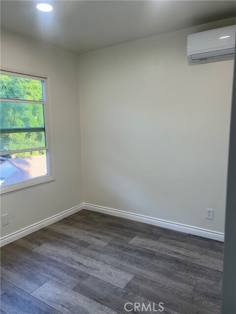 Foto del edificio - 476 E Woodbury Rd