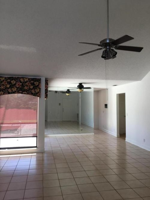 Foto del edificio - 480 Oak Shadow Way