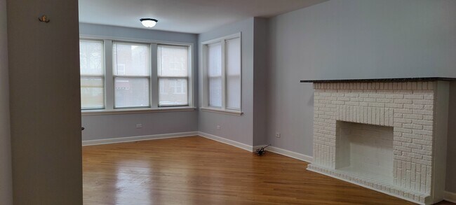 Building Photo - 4941 N Drake Ave