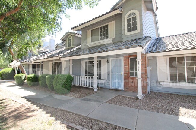 Foto del edificio - 860 N McQueen Rd