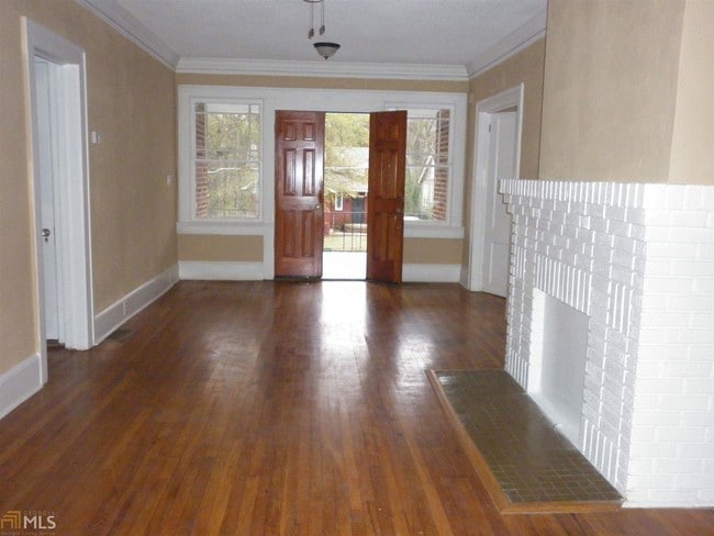 Building Photo - 1421 Beecher St SW