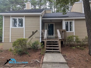 Building Photo - 4320 Beechnut Ln