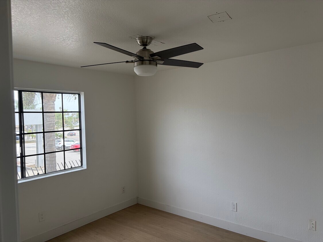 Foto del edificio - 4161 Hathaway Ave