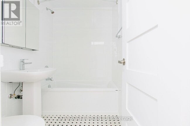 Building Photo - 1291 Bayview Ave