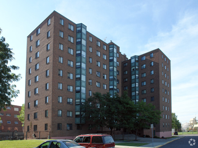 Foto del edificio - John P. Taylor Apartments