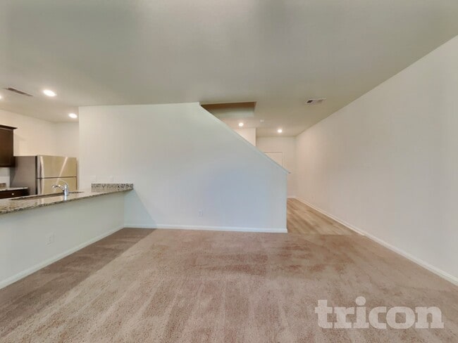 Foto del edificio - 23064 Shakespeare Dr