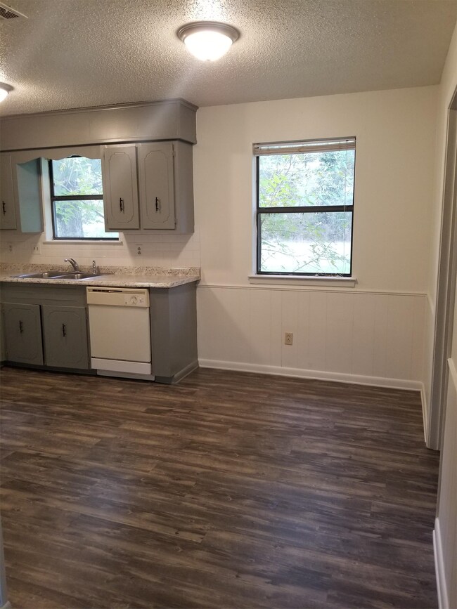 Foto del edificio - 386 N Oak St