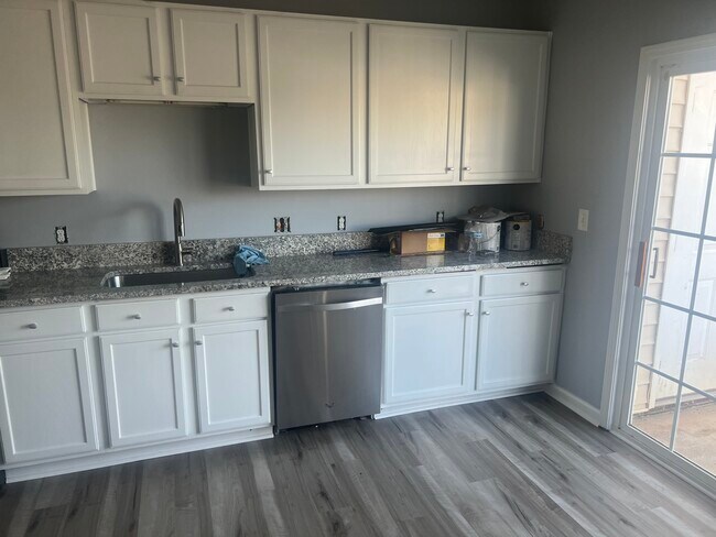 Foto del edificio - 7611 Bluff Point Ln
