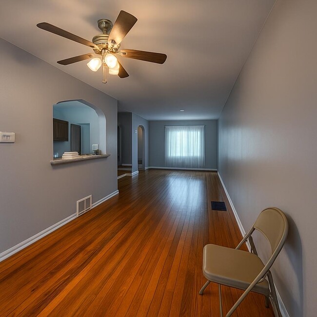 Foto del edificio - 6349 S Lorel Ave