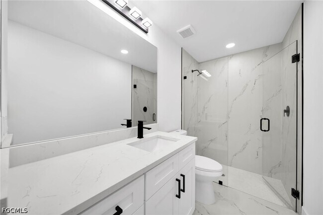 Foto del edificio - 4985 Fairway Ct