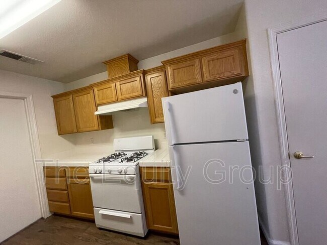 Foto del edificio - 630 10th Ave