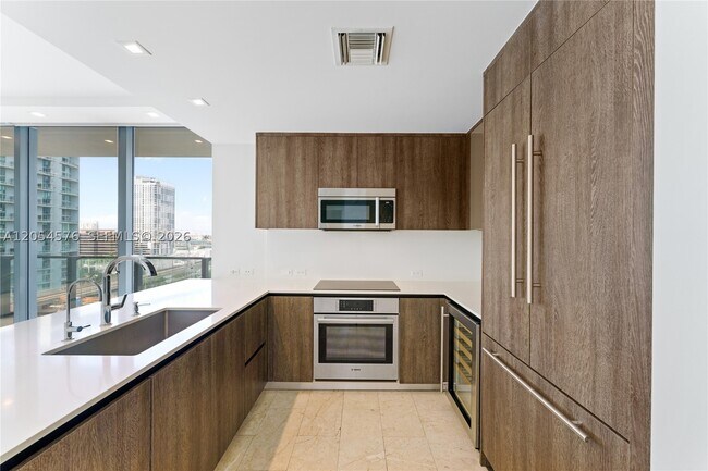 Foto del edificio - 88 SW 7th St