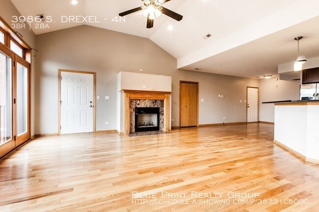 Building Photo - 3986 S Drexel Blvd