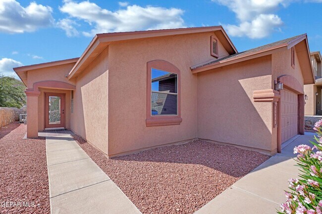 Foto del edificio - 13240 Emerald River St