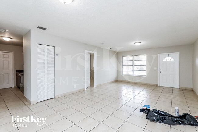 Foto del edificio - 420 NW 42nd St