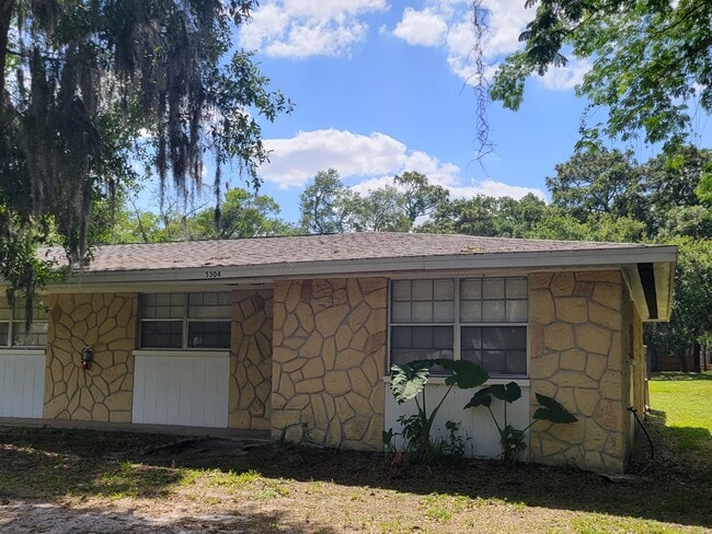 Building Photo - 5313 Oakwood Ct