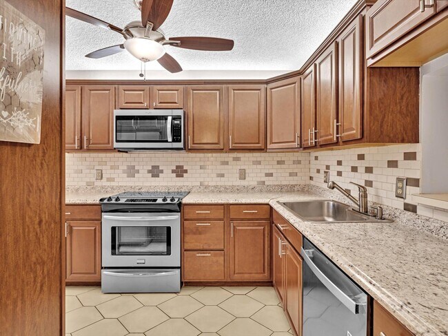 Building Photo - 10143 Mangrove Dr