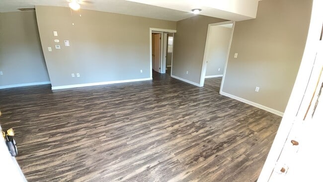 Building Photo - 637 Homecrest Ave