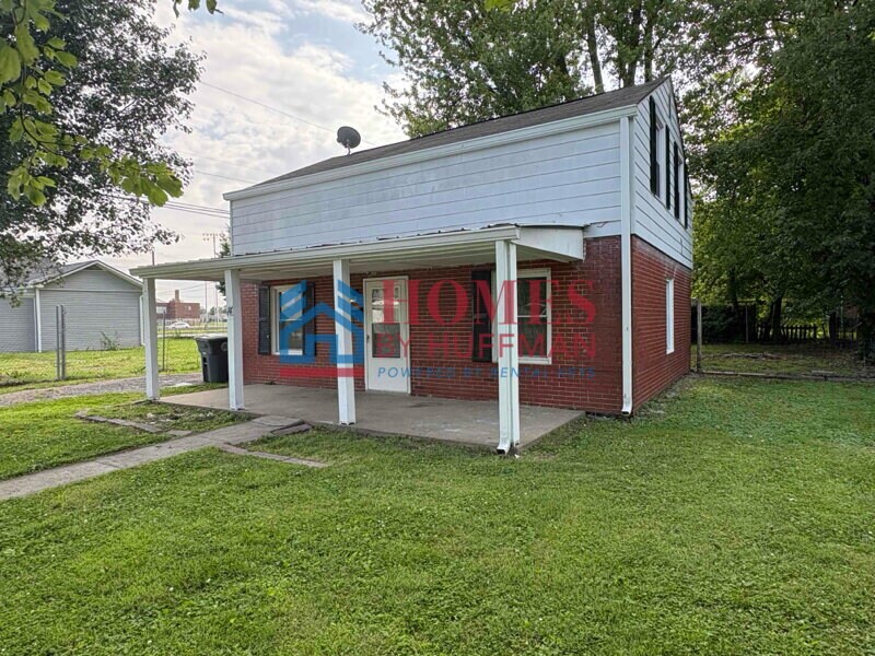 Foto principal - Three Bedroom House | Detached Garage
