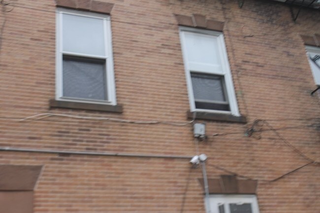 Foto del edificio - 327 Brunswick Ave