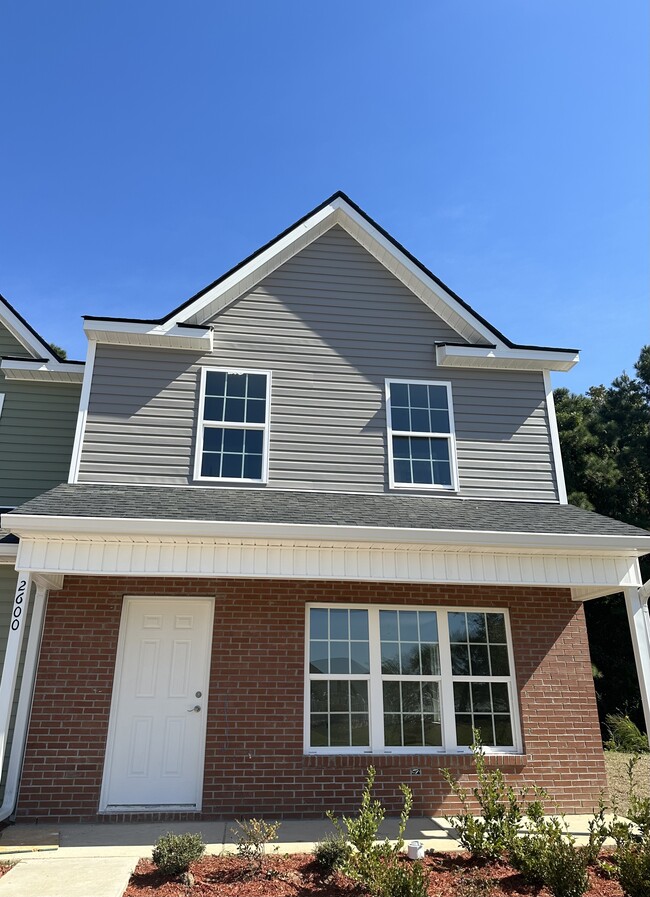 Building Photo - 2600 Mercer Dr